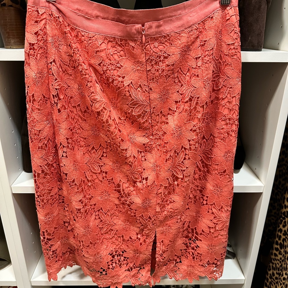 Ann Taylor coral lace skirt size 10 - Picture 2 of 3